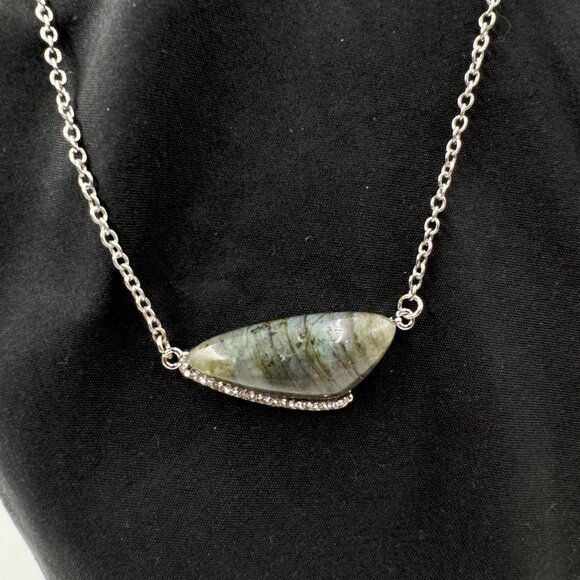 Silver Toned Chain Necklace W/Labradorite Pendant & Rhinestone Accent Chic - Picture 11 of 11